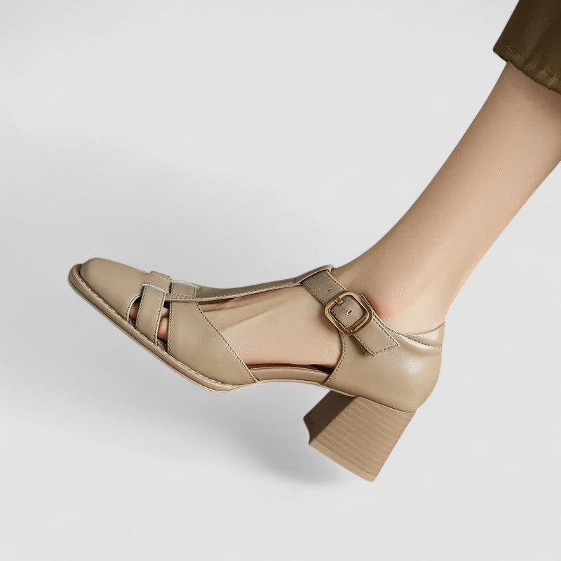 Elyxiana | Ortopedyczne sandały na obcasie typu T-strap