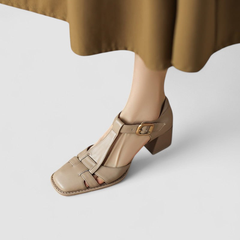 Elyxiana | Ortopedyczne sandały na obcasie typu T-strap