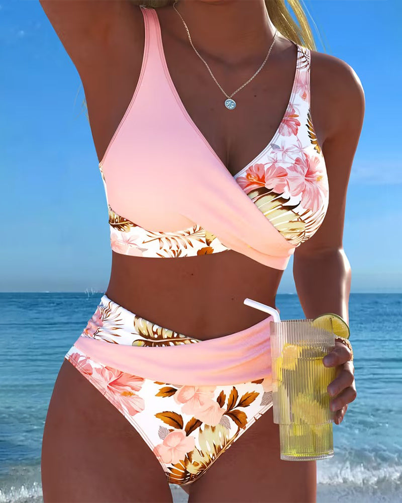 Jolina | Bikini z rozcięciem w kwiatowy kontrastowy wzór