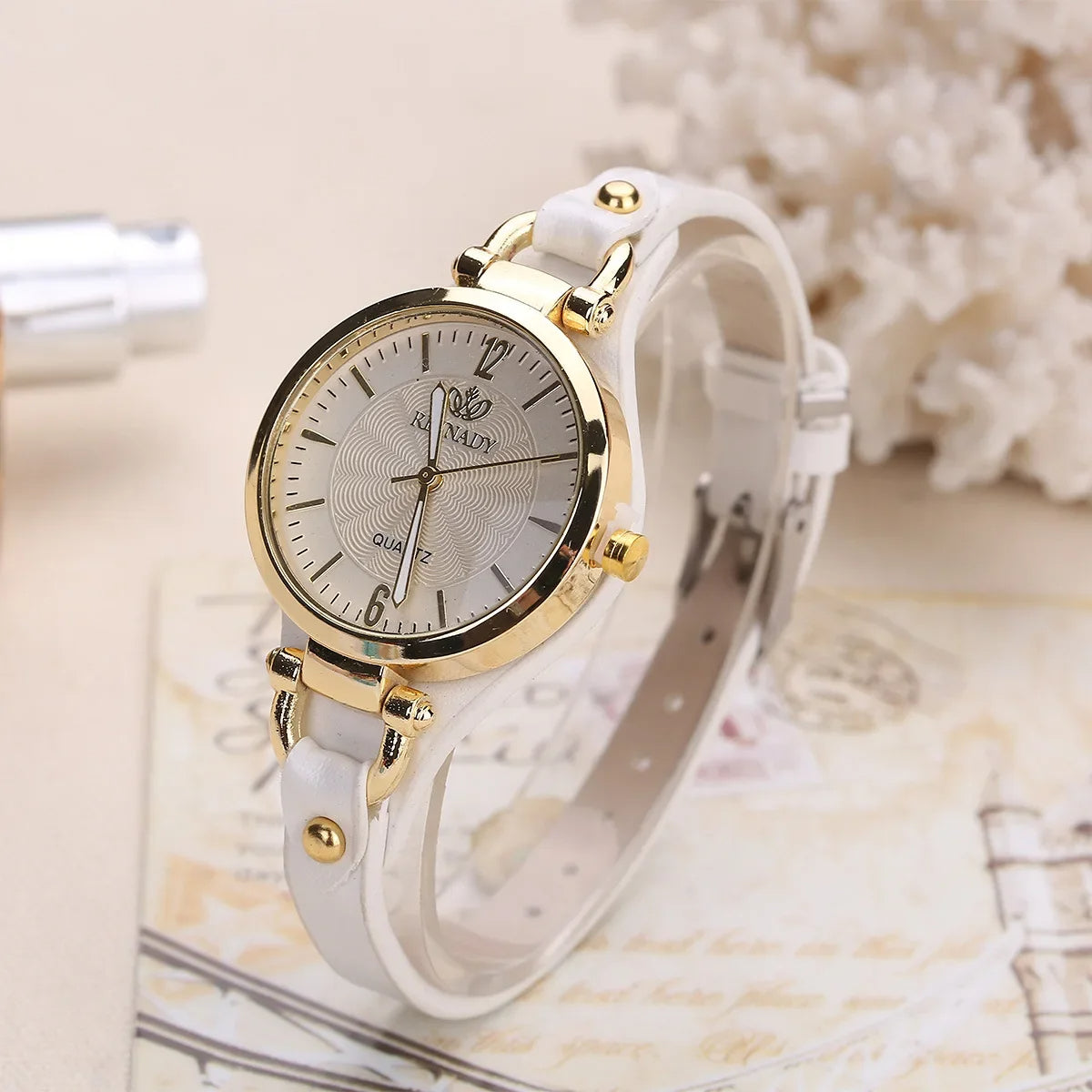 Elegancki damski zegarek w stylu vintage