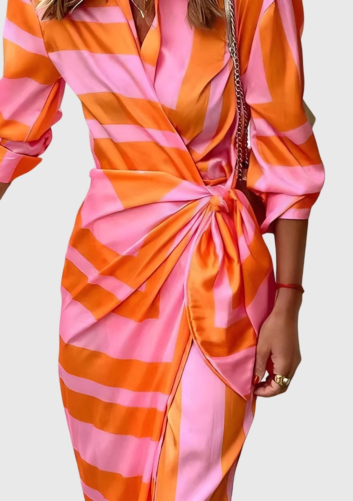 Everly | Elegancka kopertowa sukienka z nadrukiem