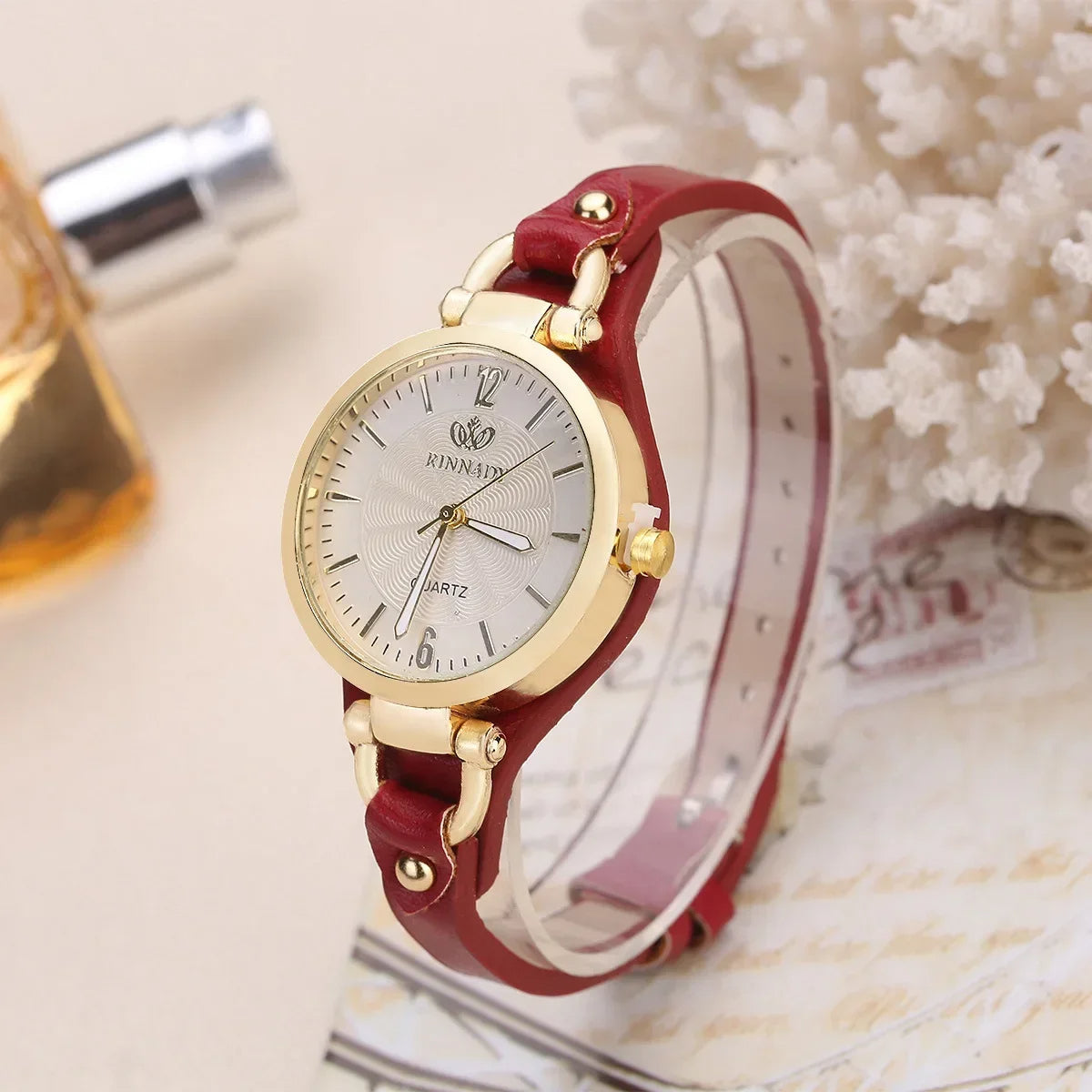 Elegancki damski zegarek w stylu vintage